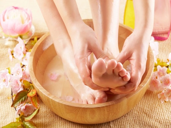 6 giải pháp tự nhiên giúp làm mềm gót chân bị chai hiệu quả - Ảnh 2