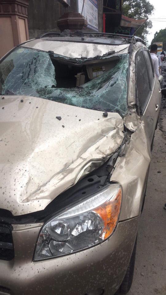 Vụ bẻ lái cứu 2 nữ sinh: Tình tiết bất ngờ khiến tài xế chưa thể đền bù 240 triệu cho chủ xe ô tô bị hỏng - Ảnh 2