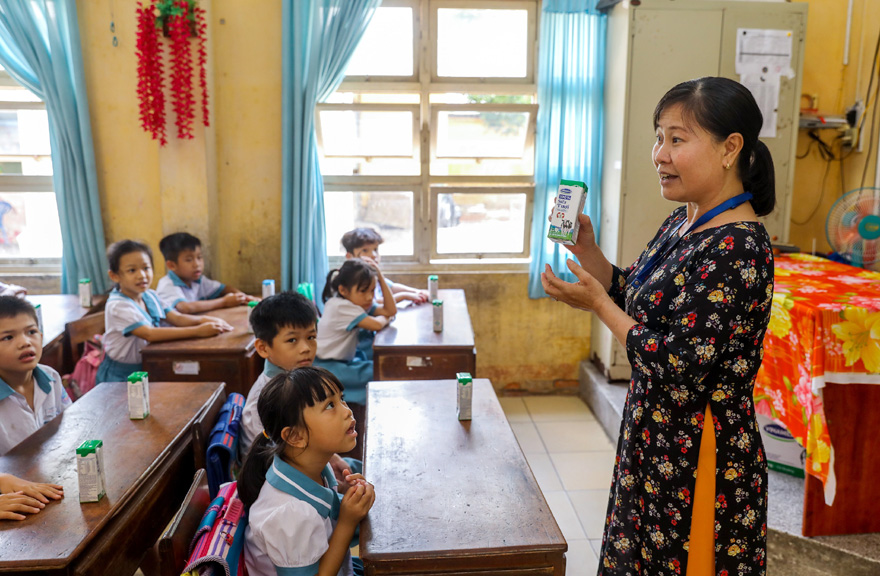 Sữa học đường TP. Hồ Chí Minh: Chương trình nhân văn đem lại nhiều niềm vui cho con trẻ - Ảnh 2