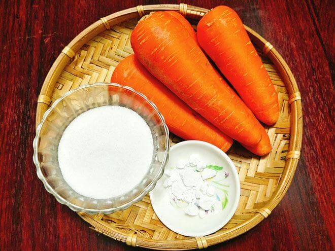 Khi chọn cà rốt làm mứt tết nên chọn loại củ tươi, to vừa phải để có vị ngọt bùi tự nhiên