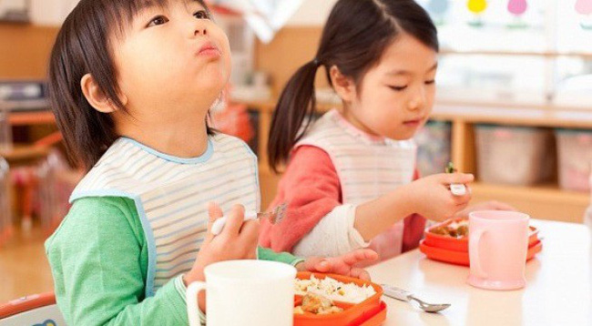 Lời khuyên cực hữu ích cho các mẹ để con luôn ăn uống lành mạnh ngay cả trong dịp Tết ngập ngụa bánh kẹo - Ảnh 4