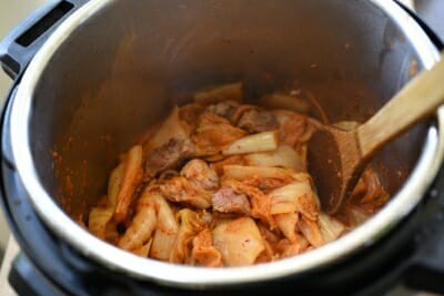 Công thức nấu canh kim chi chuẩn vị Hàn cho mùa đông không lạnh - Ảnh 2