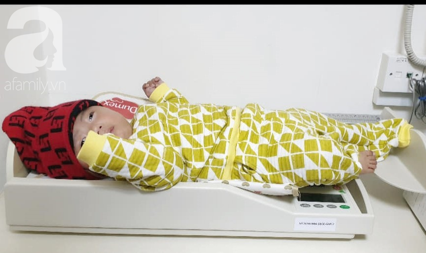 Hình ảnh mới nhất của bé Trọng Em 9 tháng tuổi bị mẹ bỏ rơi khi phát hiện bé bị bại não - Ảnh 1