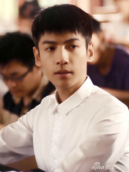 Bức ảnh Chung Hán Lương hồi năm 18 tuổi đang gây sốt, fan cảm thán: 'Đây mới đúng là Hà Dĩ Thâm thời trẻ chứ!' - Ảnh 6