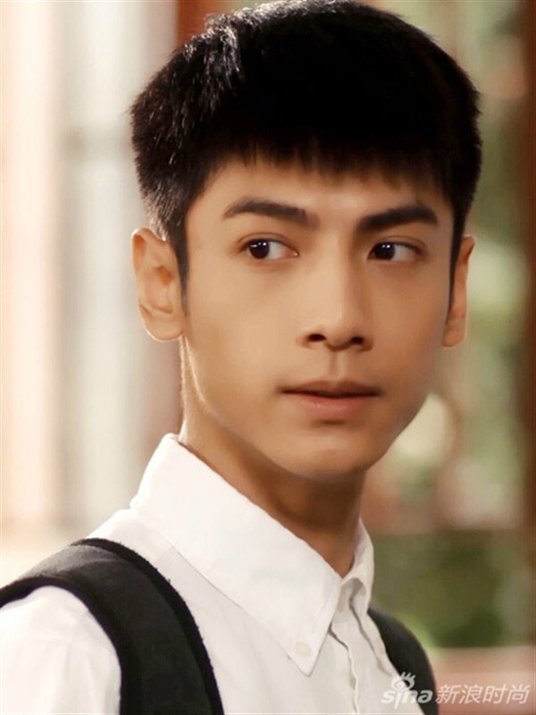 Bức ảnh Chung Hán Lương hồi năm 18 tuổi đang gây sốt, fan cảm thán: 'Đây mới đúng là Hà Dĩ Thâm thời trẻ chứ!' - Ảnh 7