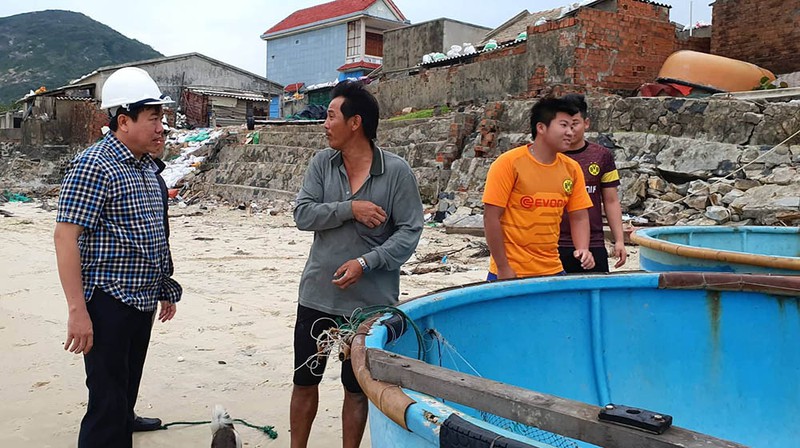Cuộc sơ tán dân tránh bão số 6 lớn nhất ở Phú Yên - Ảnh 2