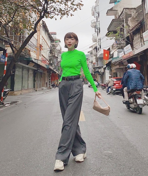Học hỏi phong cách thời trang nổi bật xuống phố ngày lạnh của mỹ nhân Việt - Ảnh 5