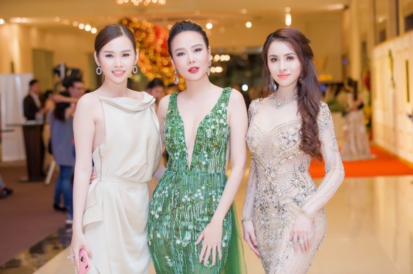 Sau khi đăng quang Hoa hậu Quý bà châu Á, Dương Yến Ngọc bất ngờ công khai bạn trai - Ảnh 1
