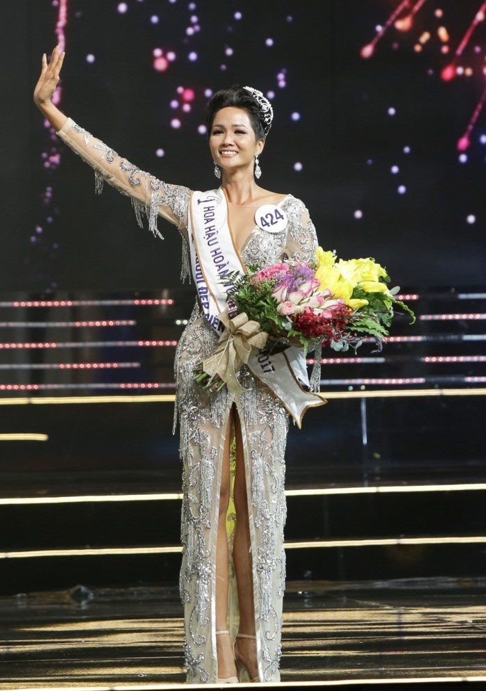 Tân Hoa hậu Hoàn vũ Việt Nam 2017 và hành trình chinh phục đấu trường nhan sắc danh giá - Ảnh 9