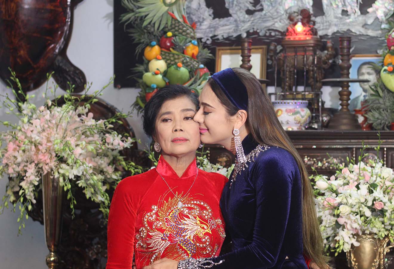 Mẹ Lâm Khánh Chi xúc động dặn dò con gái khi trao của hồi môn - Ảnh 4
