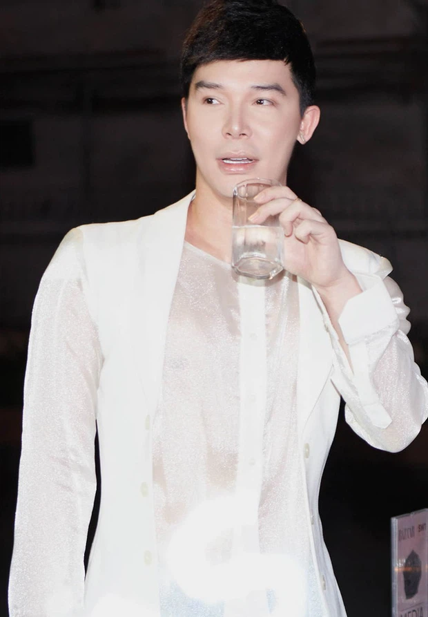 Bị netizen hỏi dồn dập về vấn đề giới tính, Nathan Lee có câu trả lời 'chất như nước cất' - Ảnh 1