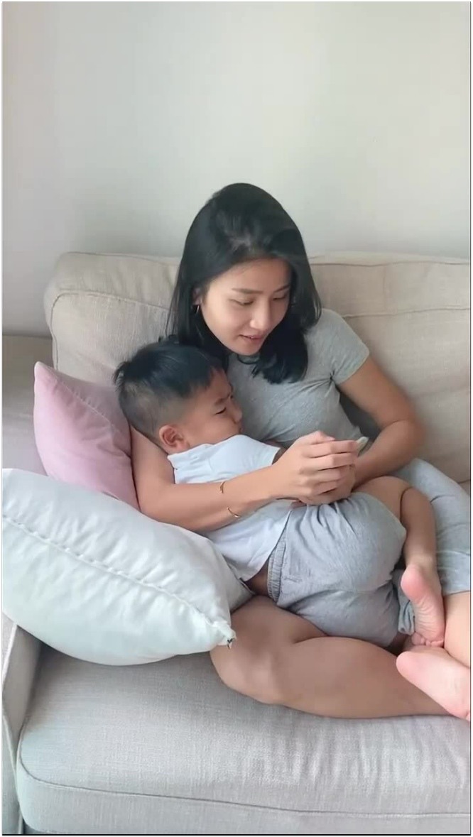 Sao nữ TVB đăng ảnh tắm trần cùng con trai, netizen 'khui lại' quá khứ quan hệ trong toilet cùng người tình bị lên án dữ dội - Ảnh 2