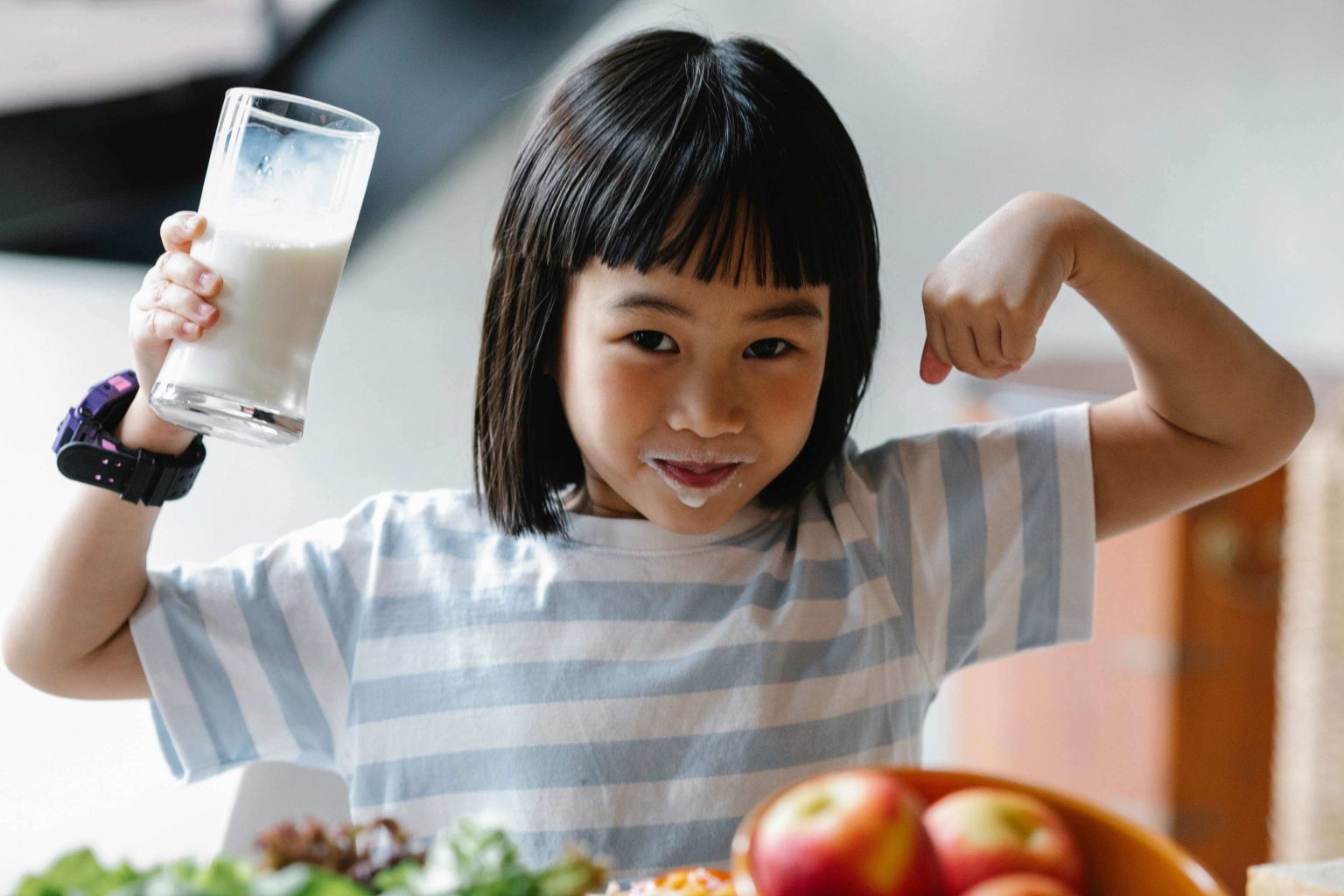 Những thực phẩm 'ưu việt' được các chuyên gia sức khỏe nhi khoa tin tưởng giúp tăng và phát triển toàn diện cho trẻ - Ảnh 1