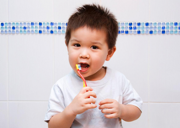 5 thói quen xấu có thể làm hỏng răng của trẻ, cha mẹ nên sửa ngay - Ảnh 5