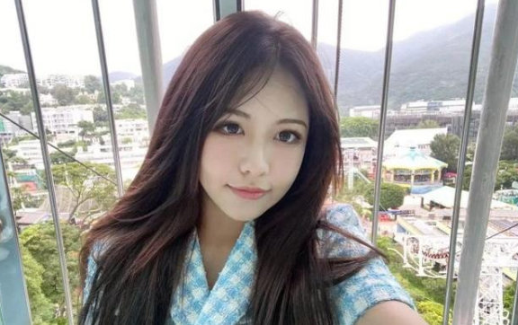 HOT: Châu Tinh Trì lộ ảnh hẹn hò mỹ nhân kém 42 tuổi, danh tính cô gái trong mối tình “ông cháu” được hé lộ - Ảnh 7