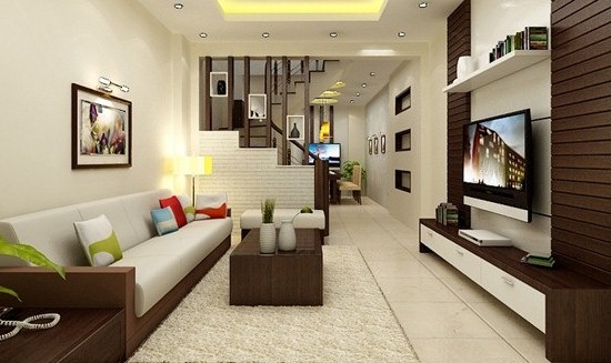 Thiết kế phòng khách ở chính giữa nhà và chọn màu sắc đơn giản
