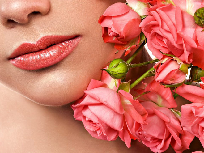 Hoa hồng là nguyên liệu lành tính để làm son môi 