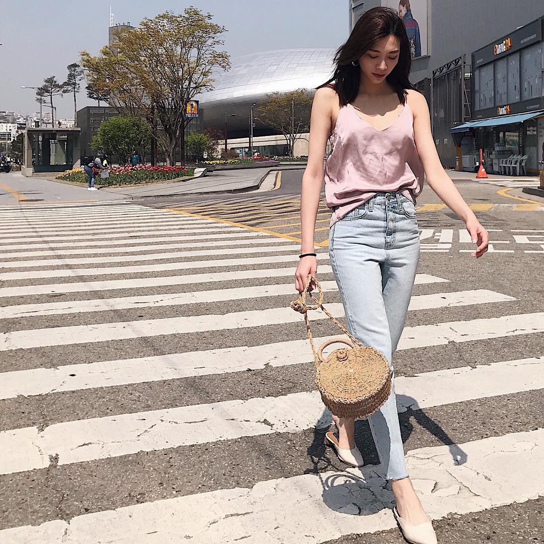 Phong cách mix đồ style Hàn Quốc ngày hè khiến bạn cứ 'nổi bần bật' - Ảnh 13