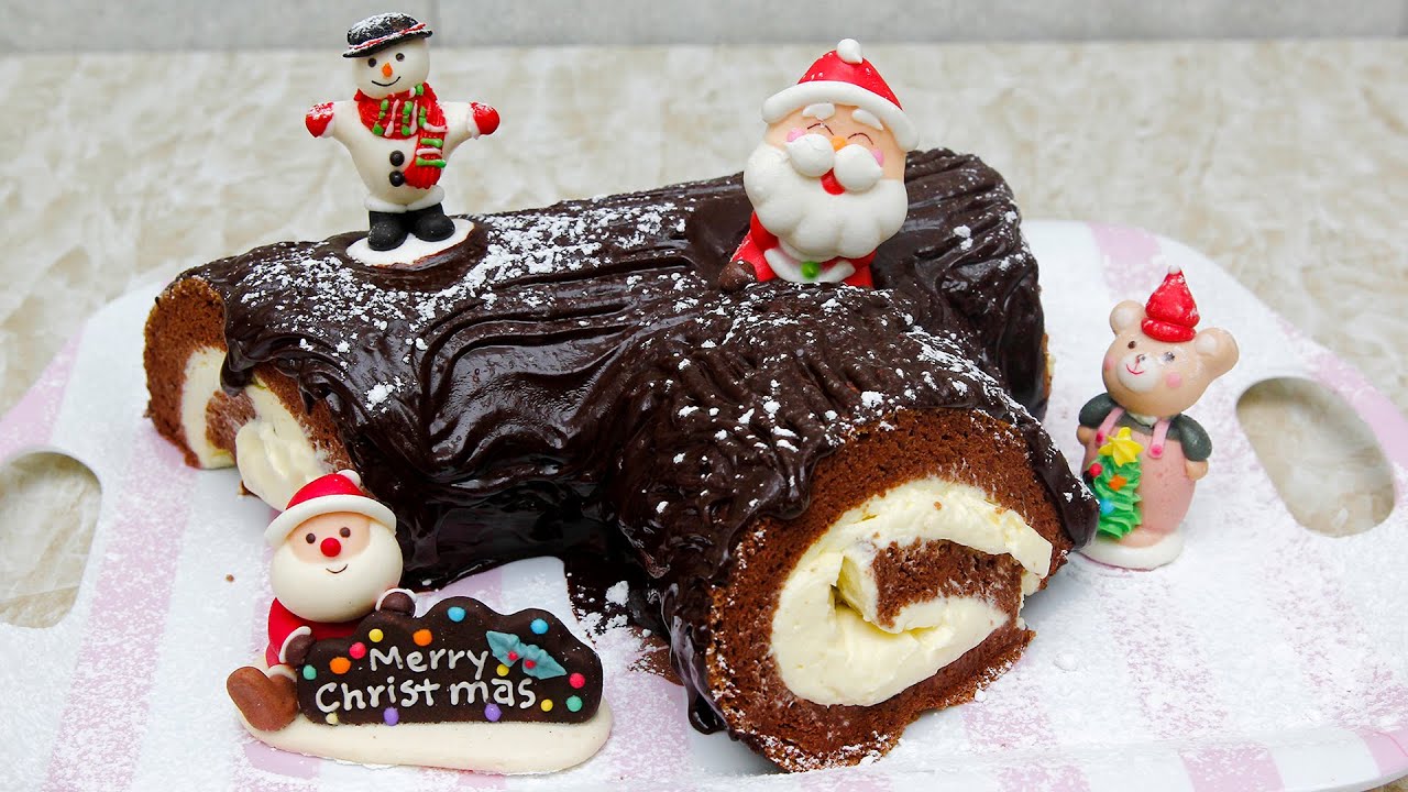 Bánh khúc cây là loại bánh theo truyền thống được dùng trong dịp lễ hội Giáng sinh