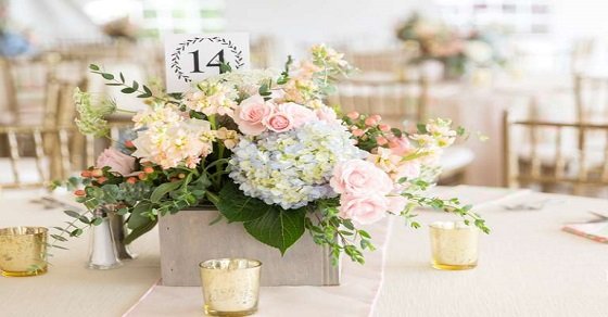 Cách cắm hoa cưới để bàn đẹp tự nhiên thêm ấn tượng trong ngày đặc biệt - Ảnh 9