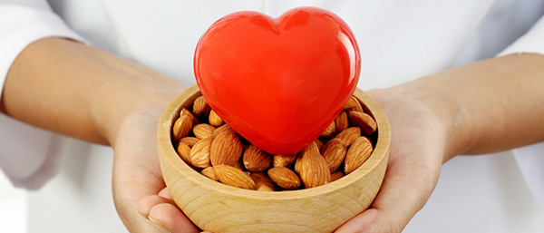 Hạt hạnh nhân tốt cho sức khỏe tim mạch 