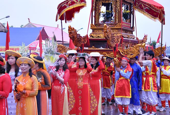 Rước kiệu tại lễ hội Đền Hùng