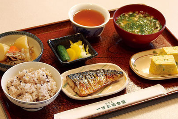 4 nguyên tắc vàng khi ăn tối của người Nhật: Đảm bảo không béo phì, duy trì được nhan sắc trẻ trung, kéo dài tuổi thọ - Ảnh 2