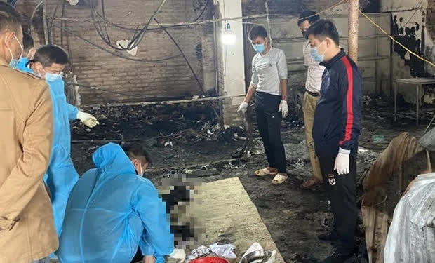 Bắc Giang: Cháy nhà kinh hoàng, phát hiện một thi thể biến dạng chưa rõ danh tính - Ảnh 1