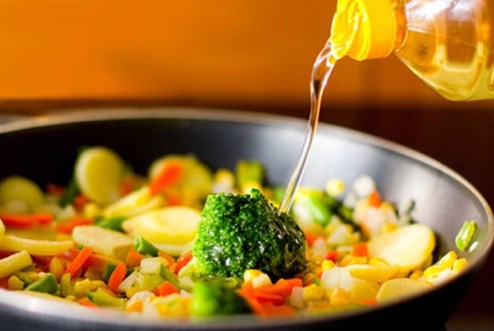 7 sai lầm khi xào nấu rau xanh khiến mất chất dinh dưỡng, gây bệnh ung thư - Ảnh 5