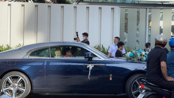 Dàn siêu xe trăm tỷ trong lễ cưới Phan Thành, riêng xe dâu giá 34 tỷ - Ảnh 4