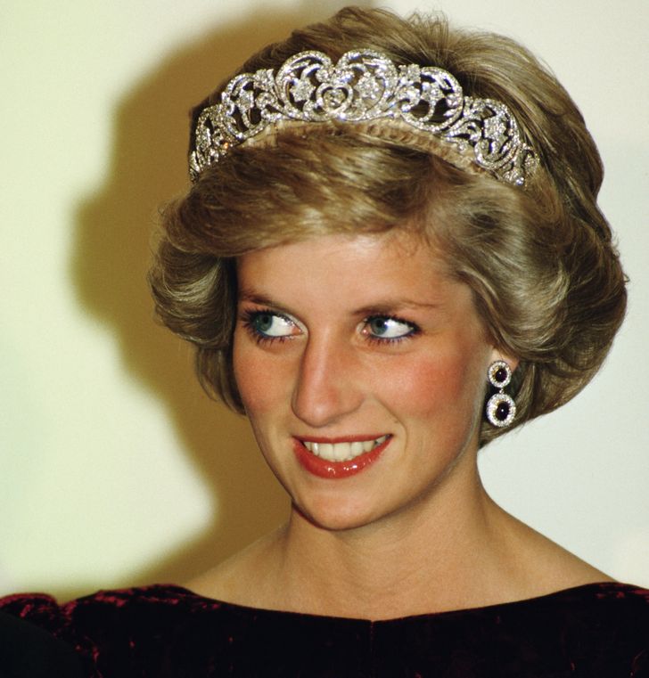 Chỉ có thể là Công nương Diana: 5 mẹo làm đẹp tuyệt vời cho hội chị em từ 'biểu tượng thời trang thế giới' - Ảnh 3