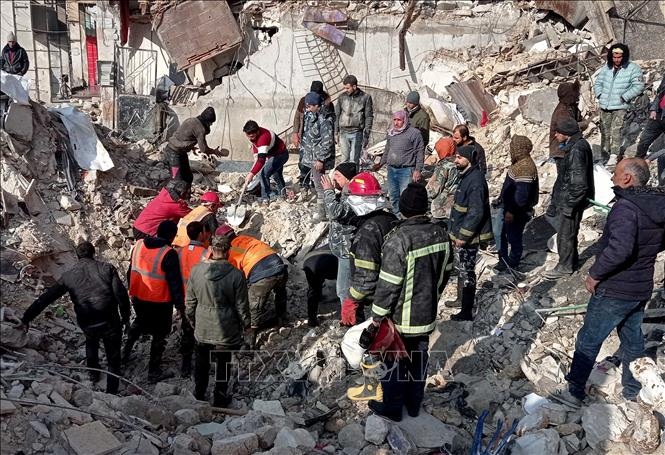 Số người thiệt mạng vì động đất tại Thổ Nhĩ Kỳ và Syria: Tăng lên gần 8.000 người, cơ hội tìm người sống sót ngày càng thấp - Ảnh 1