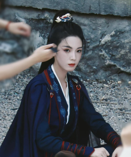 Hồ Yêu Tiểu Hồng Nương: Dương Mịch - Cung Tuấn cân đẹp tạo hình ma mị, hé lộ dàn diễn viên phụ máu mặt không kém - Ảnh 18