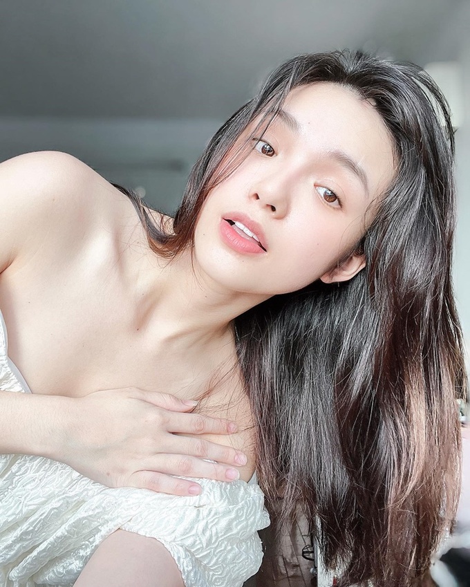 Vẻ quyến rũ của YeYe Nhật Hạ - nữ diễn viên trẻ bị đồn ngoại tình với Lương Thế Thành - Ảnh 8