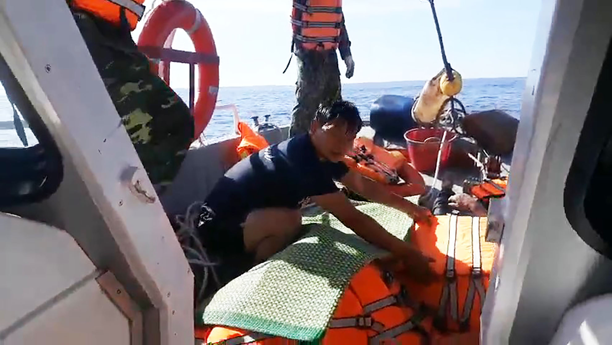 2 tàu cá va chạm trên biển ở Quảng Nam: Đã tìm thấy thi thể ngư dân mất tích - Ảnh 3