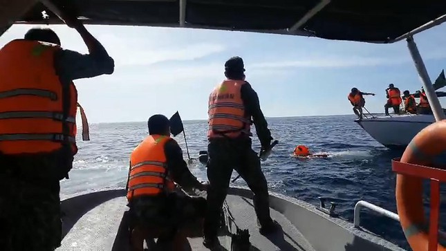 2 tàu cá va chạm trên biển ở Quảng Nam: Đã tìm thấy thi thể ngư dân mất tích - Ảnh 1