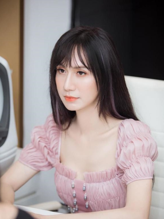 Lynk Lee đăng tải trạng thái hẹn hò, chồng cũ Hòa Minzy, dàn sao Việt bất ngờ gửi lời chúc - Ảnh 4