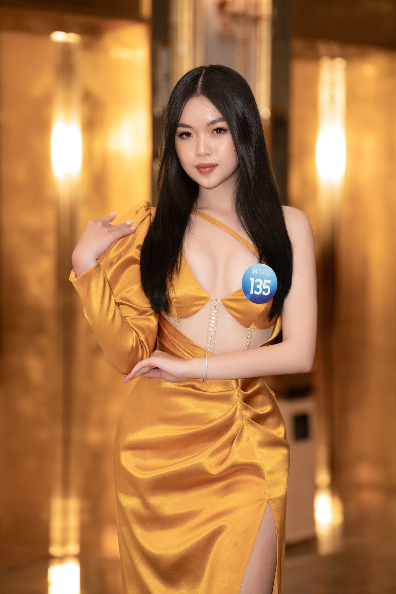 Sự kiện đầu tiên của Miss World Việt 2022: Tiểu Vy - Lương Thuỳ Linh thần thái kiêu sa, Nam Em nổi bần bật giữa dàn thí sinh mạnh - Ảnh 7