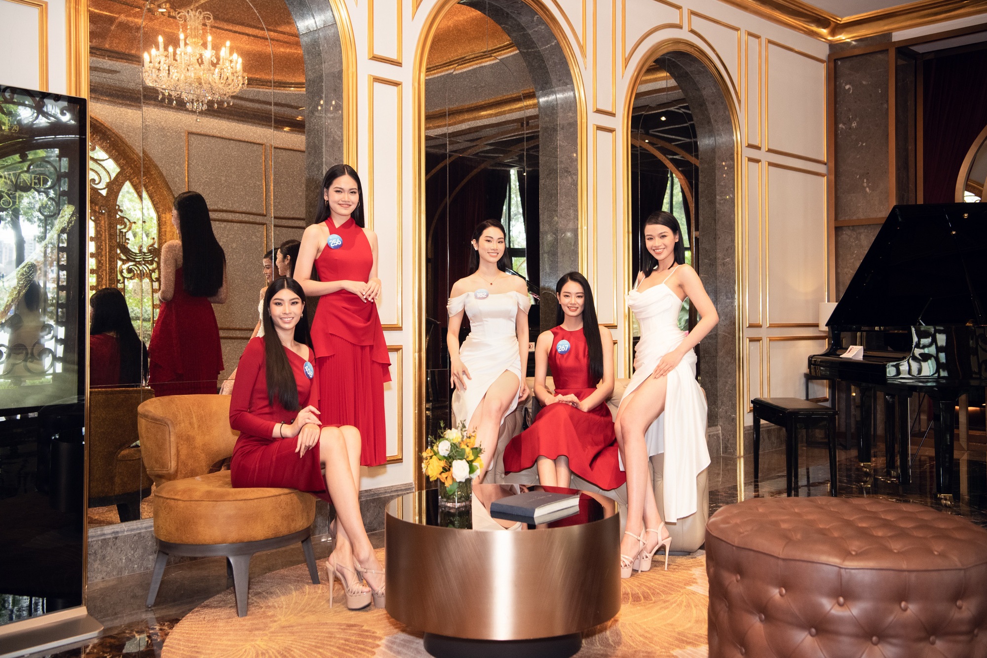 Sự kiện đầu tiên của Miss World Việt 2022: Tiểu Vy - Lương Thuỳ Linh thần thái kiêu sa, Nam Em nổi bần bật giữa dàn thí sinh mạnh - Ảnh 11