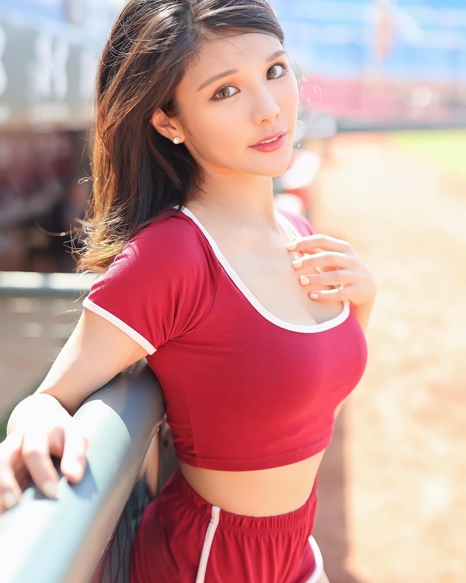 Nữ người mẫu xứ Đài bị chỉ trích vì bình luận kém duyên vào bài đăng của Châu Tinh Trì - Ảnh 2