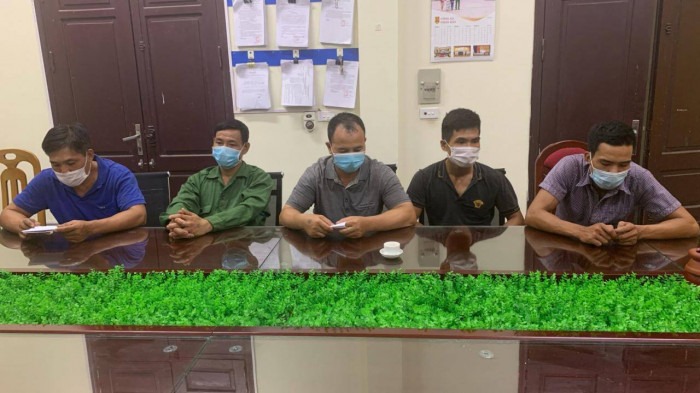 4 người trốn trong thùng xe chở lợn để 'thông chốt' kiểm soát dịch Covid-19 vào Quảng Ninh - Ảnh 2