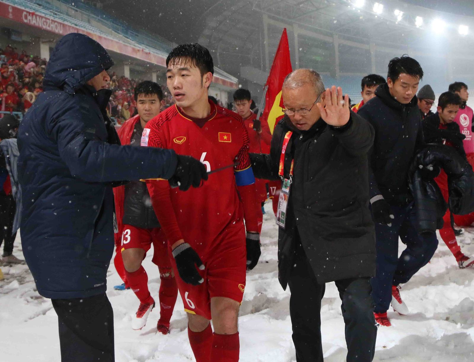 Cầu thủ Việt Nam từ biệt giải U23 châu Á trong nước mắt - Ảnh 3