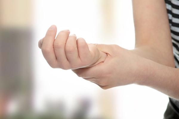 Hội chứng 'ống cổ tay' ở phụ nữ mang thai: Nguyên nhân và cách điều trị - Ảnh 1