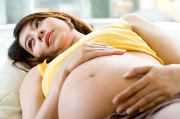Bà bầu bị ngứa vùng kín có nguy hiểm đến thai nhi không? - Ảnh 1