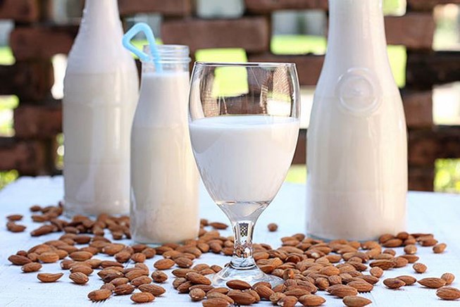 Cách làm sữa hạt hạnh nhân giàu dinh dưỡng cho bé khỏe mạnh, thông minh - Ảnh 1