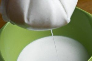 Cách làm sữa hạt hạnh nhân giàu dinh dưỡng cho bé khỏe mạnh, thông minh - Ảnh 8