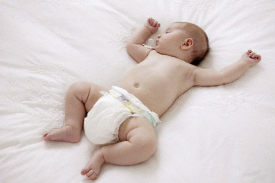 Cảnh báo những rủi ro ảnh hưởng đến tính mạng nếu trẻ sơ sinh nằm sấp khi ngủ - Ảnh 2