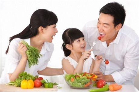 Chuyên gia dinh dưỡng mách mẹ mẹo hay tập cho bé thích ăn rau củ - Ảnh 6