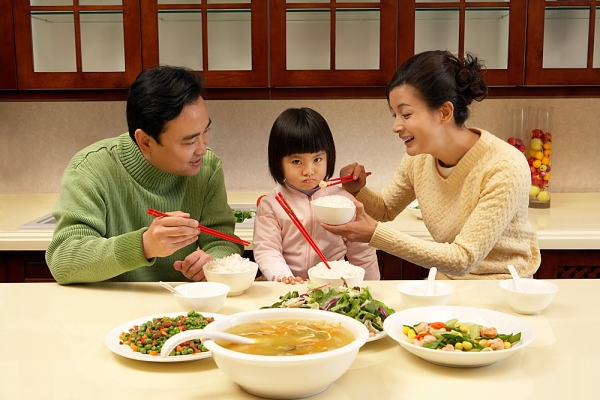 Chuyên gia hướng dẫn mẹ cách trị biếng ăn cho trẻ em từ 1 – 2 tuổi - Ảnh 3