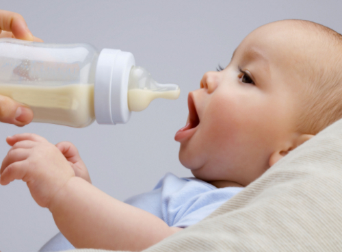 Dị ứng sữa bò ở trẻ sơ sinh: Dấu hiệu và cách phòng ngừa theo hướng dẫn của bác sĩ Nhi - Ảnh 3